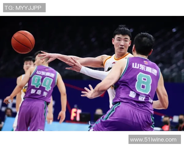 加维带领球队迎战强敌展现出色表现助力争冠之路